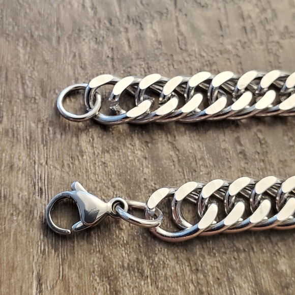 C7 NEW 316L Stainless Steel Bracelet - Picture 9 of 10